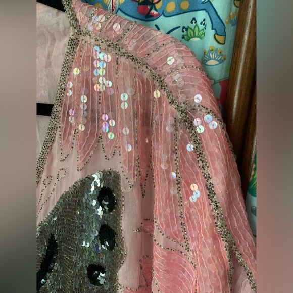 Vintage silk and sequins butterfly top - Picture 4 of 10
